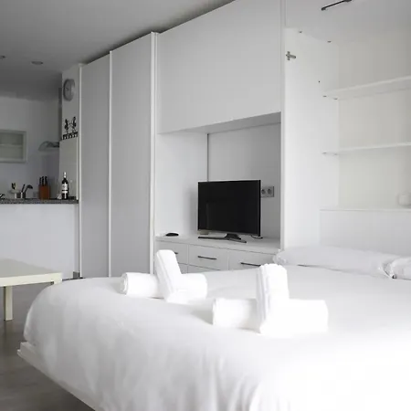 아파트 Luminoso Estudio En Castillo Santa Clara 토레몰리노스