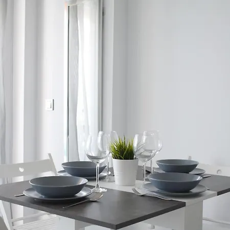 Luminoso Estudio En Castillo Santa Clara