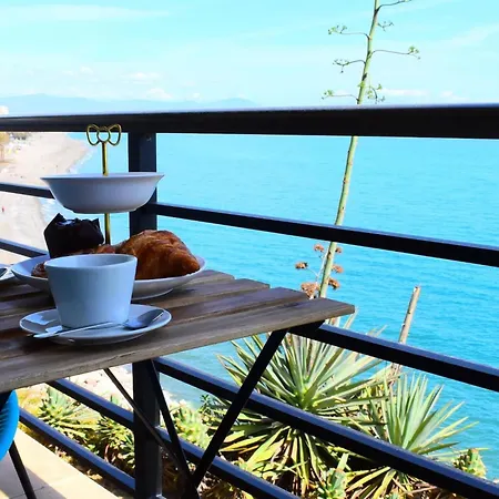 Апартаменти Luminoso Estudio En Castillo Santa Clara *