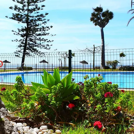 Luminoso Estudio En Castillo Santa Clara