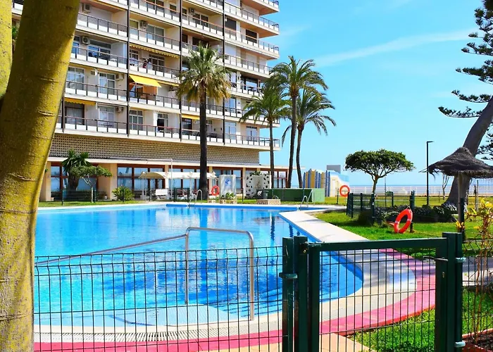 Luminoso Estudio En Castillo Santa Clara