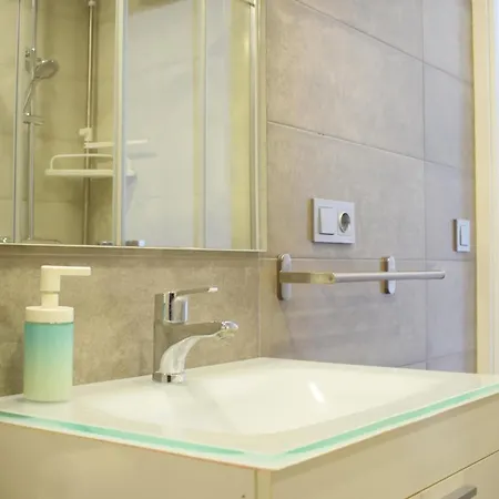 Apartamento Luminoso Estudio En Castillo Santa Clara